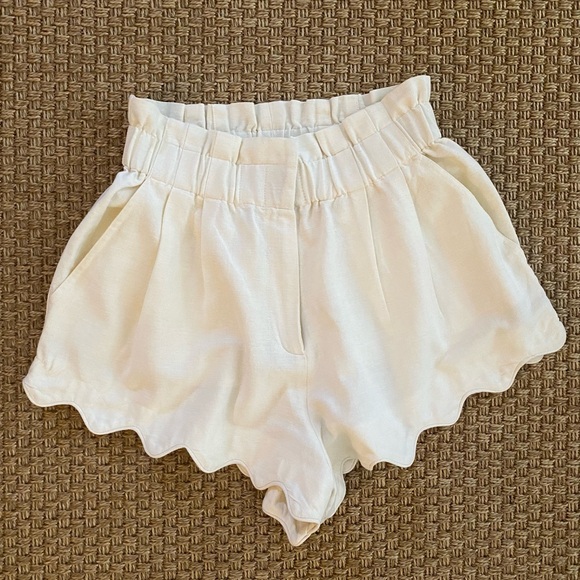 Sea Leona Shorts, Cream Size 2 - Picture 2 of 4
